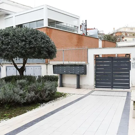 Al Gemelli 2 Garage E Giardino * Rome